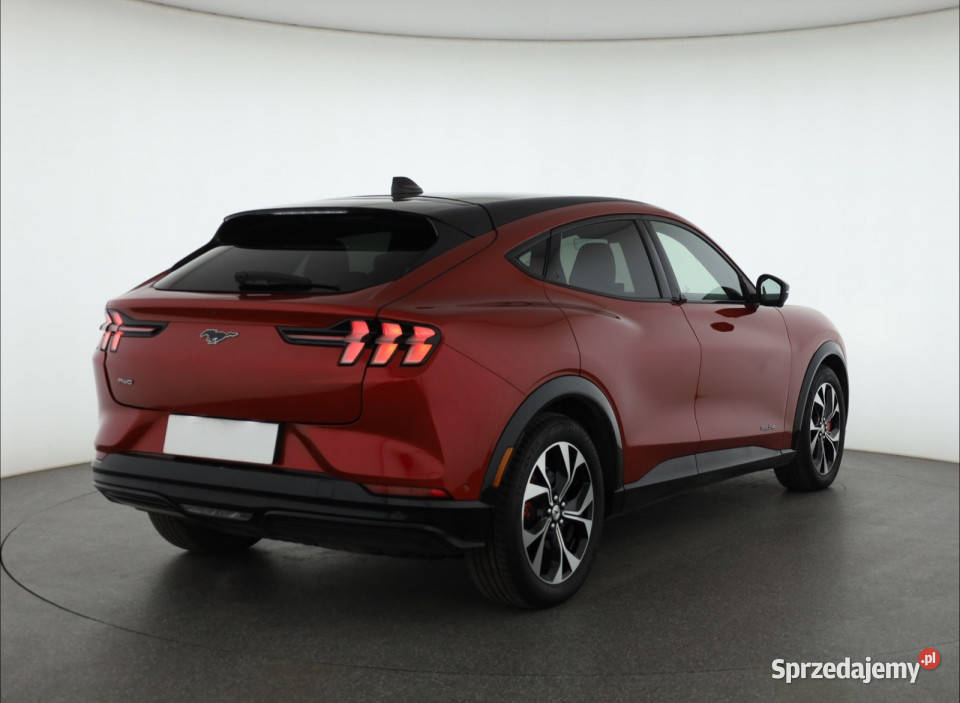 Ford Mustang MachE Standard Range AWD automatyczna