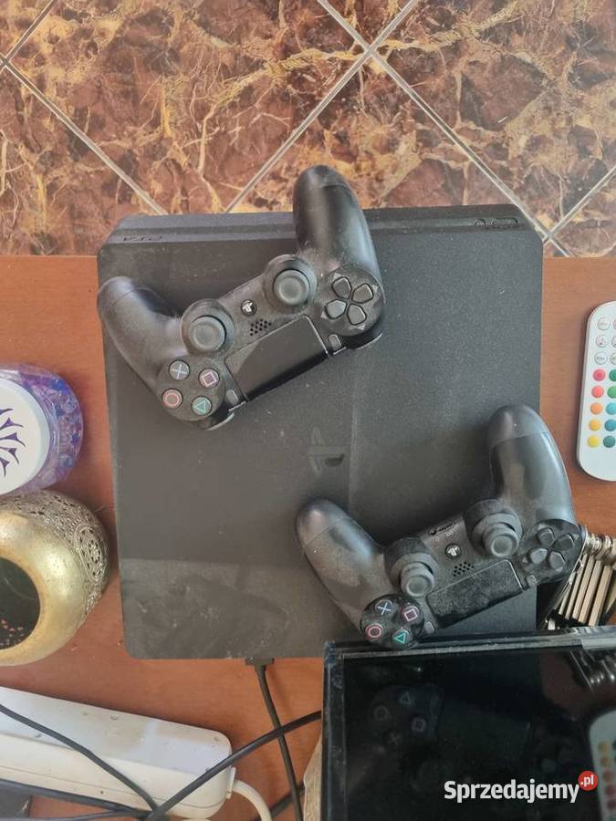 Sprzedam konsole 4 z monitorem Opalenica