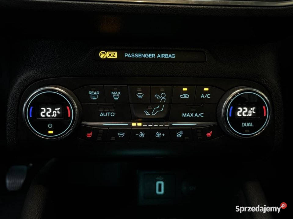 FORD Focus 2020r Titanium Pakiet Zimowy Warszawa sprzedam