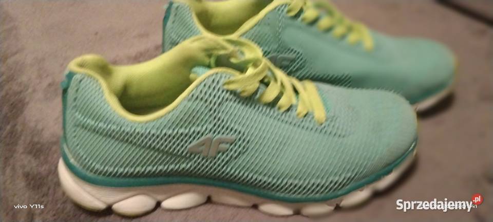 Sprzedam damskie buty firmy 4F Stan idealny nowe Września