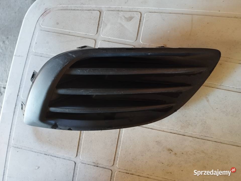 Zaślepka halogenu prawa Suzuki Swift