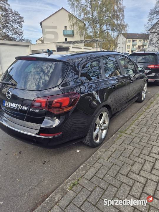 Opel Astra J zamienię na przyczepę kempingową Rok produkcji 2011 Bolesławiec
