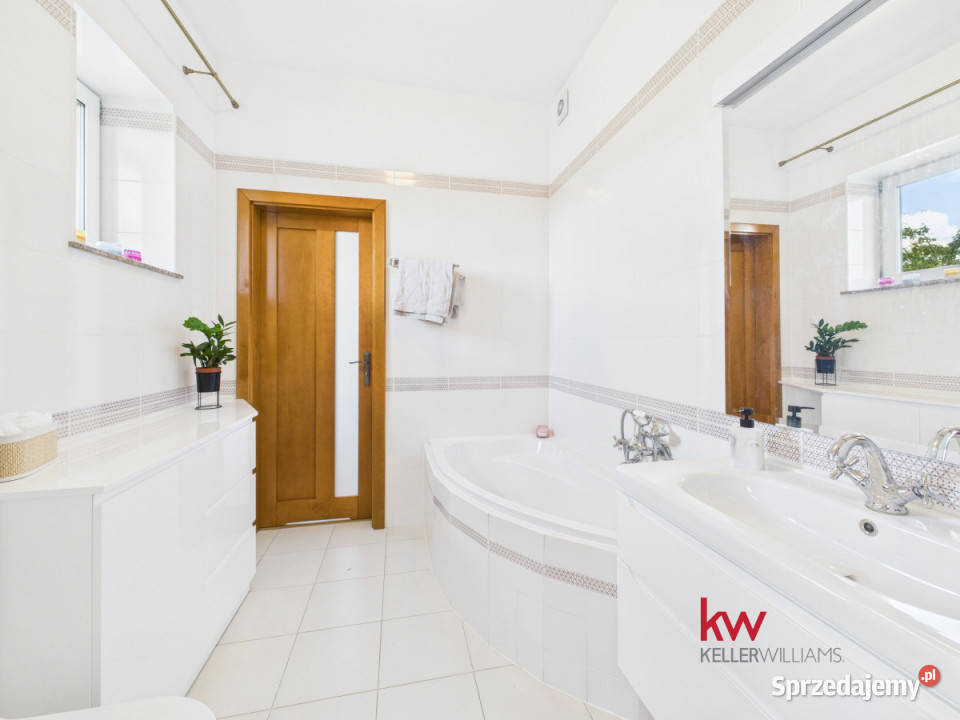 Dom wolnostojący Kamion 246m2