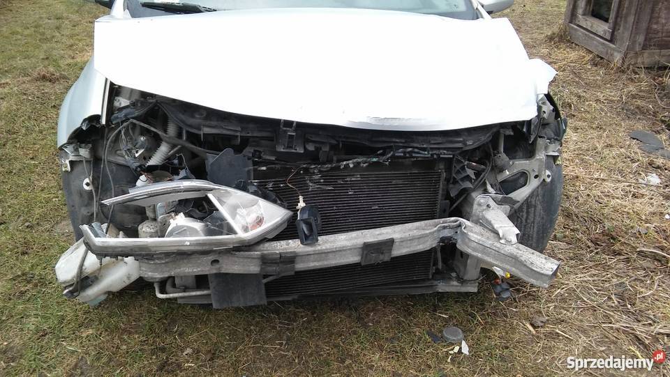 Sprzedam powypadkowe renault Megane Uszkodzone centralny zamek Megane Otwock sprzedam