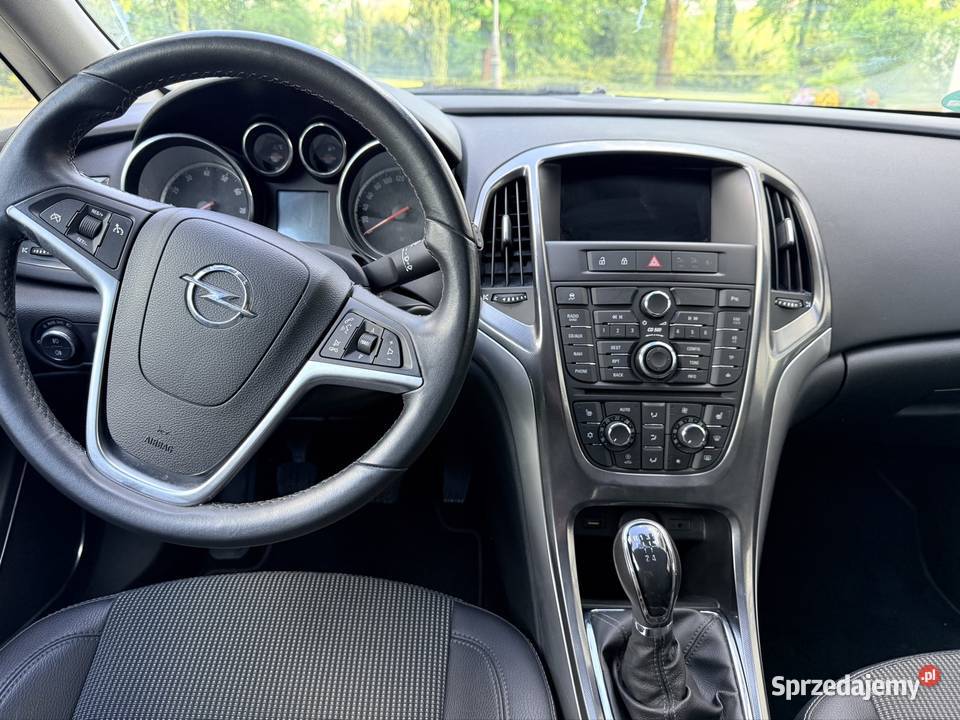 Opel Astra J 16 Benzyna 115 Świeżo sprowadzony z wspomaganie kierownicy Jasło
