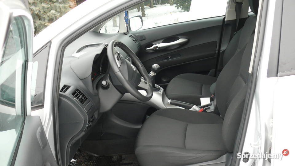 Toyota Auris 133 benzyna LIFT 2012r Sprowadzony