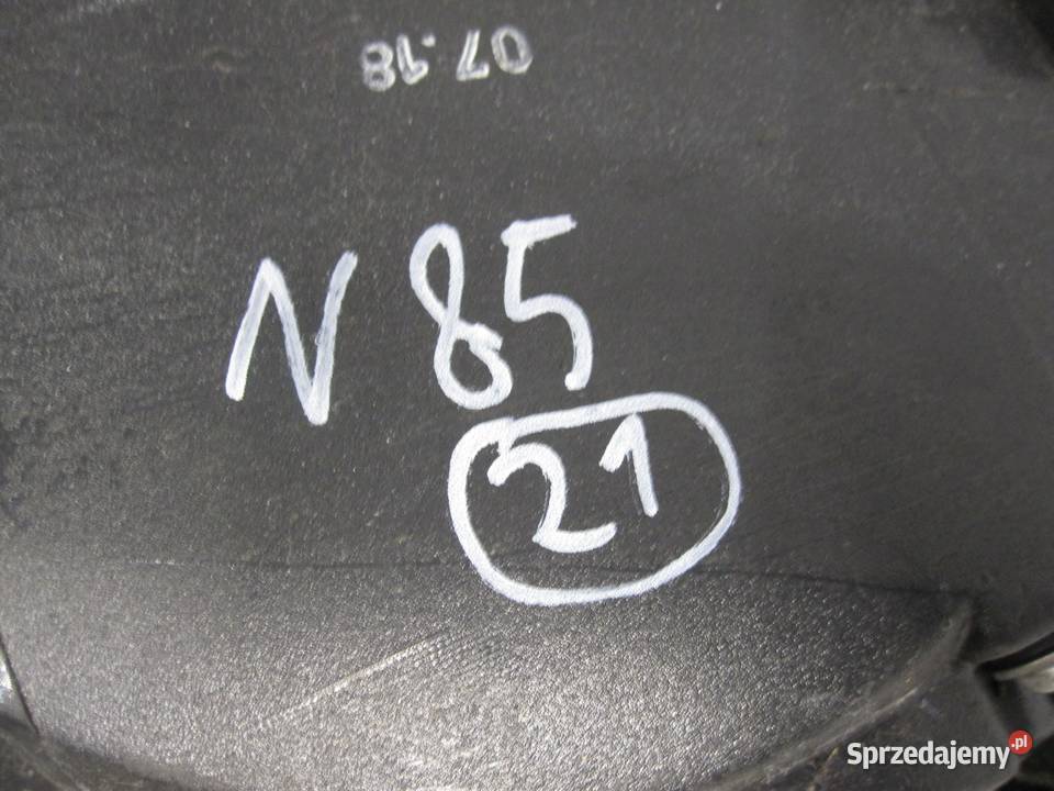 NISSAN JUKE 10r lampa prawa tył