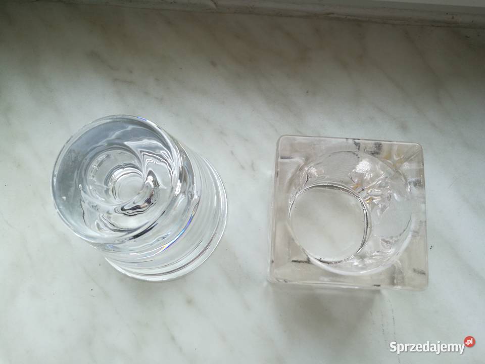 Dwa swieczniki ozdoby grube szkło