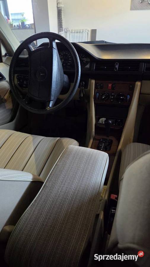 Mercedes w 124 300E nieuszkodzony 300 Zubrzyca Dolna