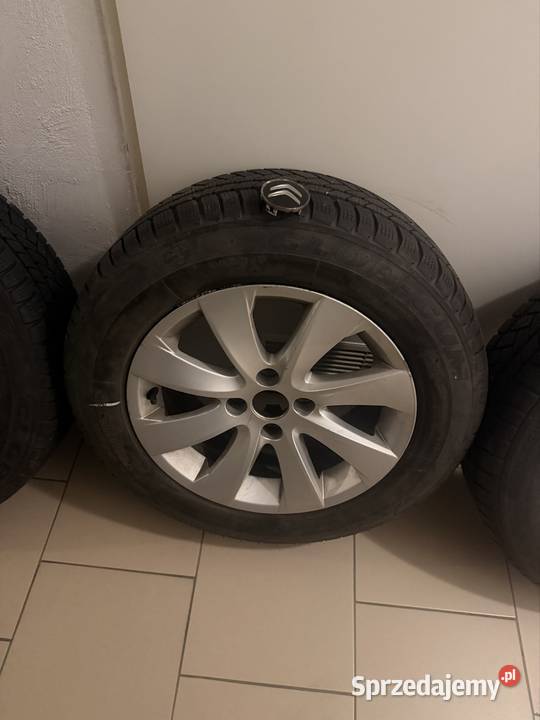 Oryginalne felgi Citroen na ładnych zimówkach Rzeszów
