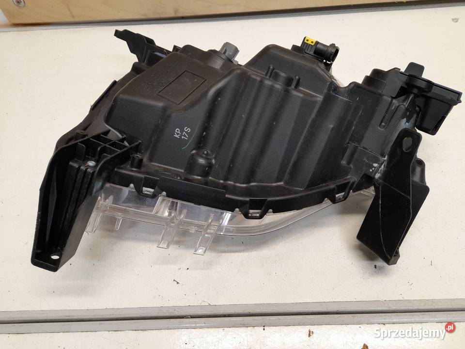 HALOGEN LEWY MITSUBISHI ECLIPSE CROSS 17 W4323 osobowe zachodniopomorskie Goleniów