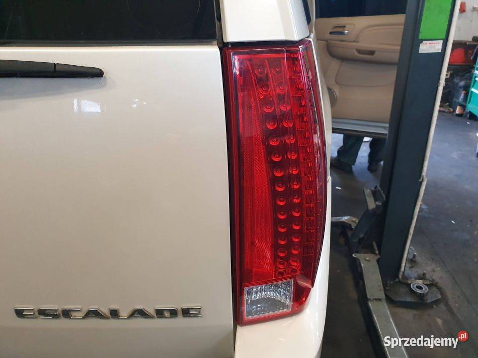 LAMPA PRAWA TYŁ CADILLAC ESCALADE ESV KOMPLETNA kujawsko-pomorskie Lipno