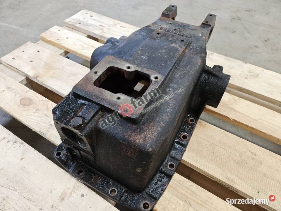 Pokrywa podnośnika Massey Ferguson 592 dolnośląskie Byków