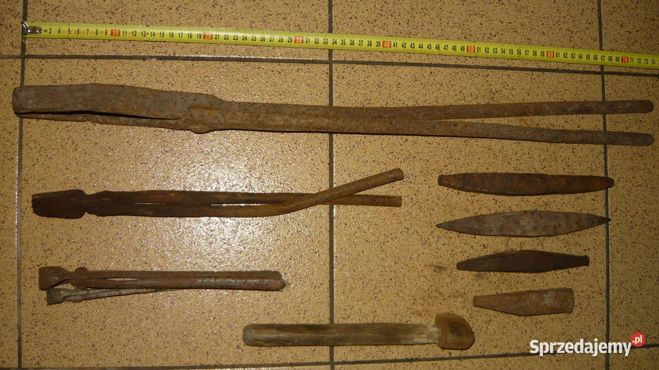 Narzędzia kowalskie szczypce młotki kleszcze