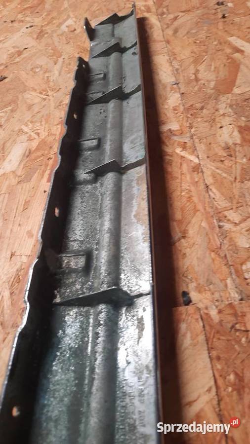Listwa audi 200 20v avant tył 445 807 443 E Zderzaki sprzedam