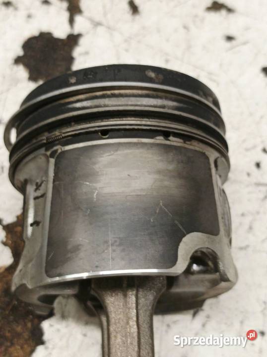 TŁOK KORBOWÓD 13R02018 0843ME 20 D B47 Bmw Seria