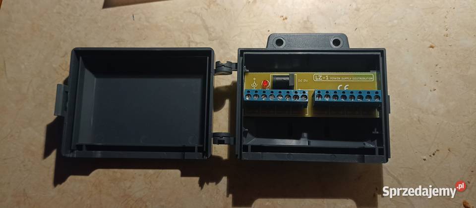 Rozgałęźnik do zasilania 8 kamer