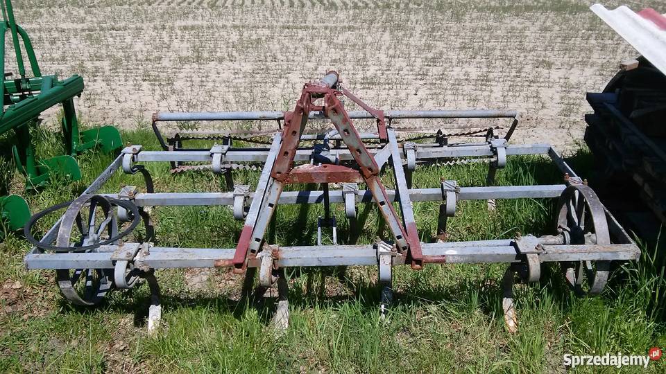 Kultywator 14 zębów z wałkiem do t15 c330