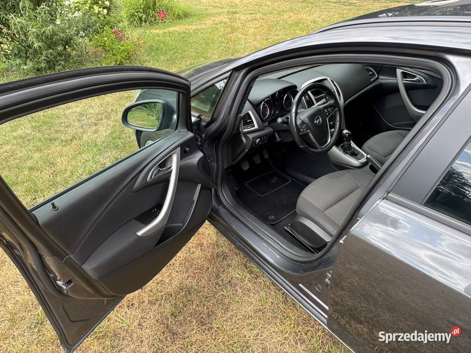 Opel astra J 14 turbo LPG centralny zamek Opel Niedźwiedziny sprzedam