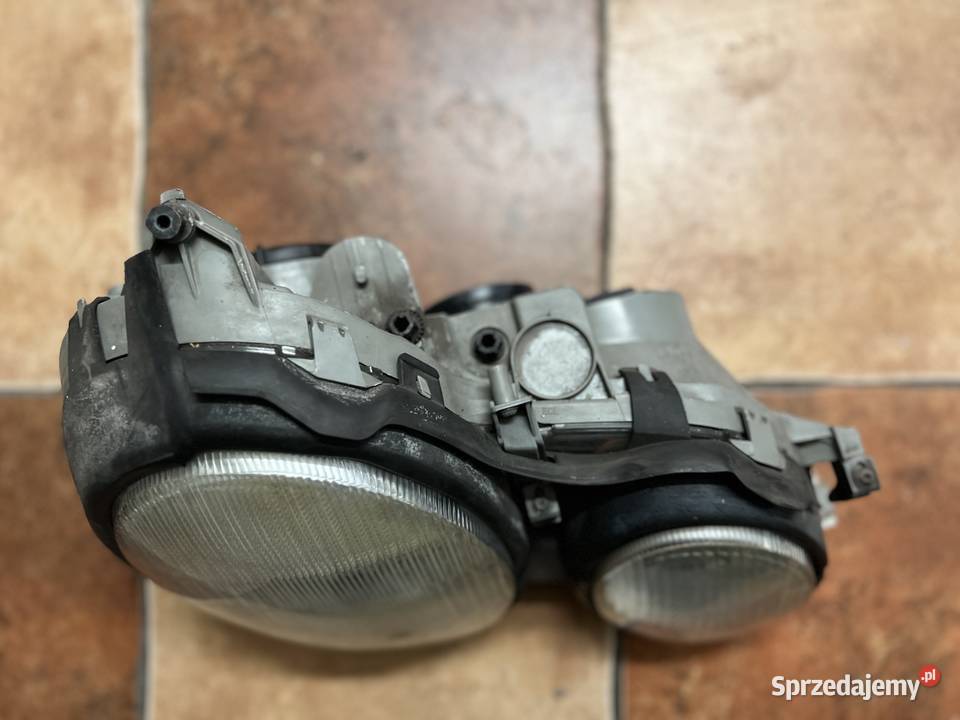 Mercedes CLK W208 lampa przednia prawa Europa