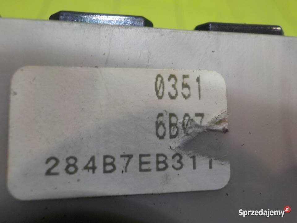 NISSAN NAVARA III D40 25 D 06r skrzynka mazowieckie Suków