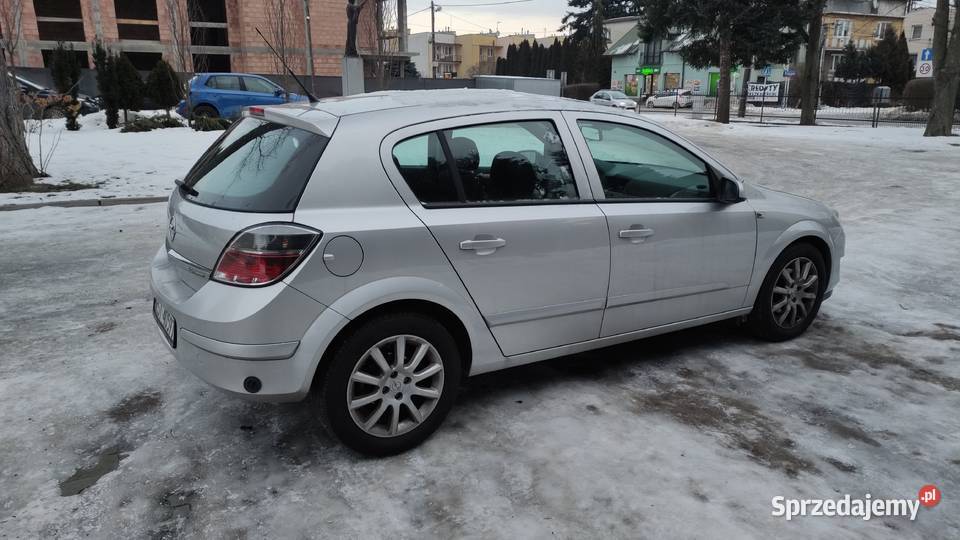 Opel Astra H 16 benzyna gaz Rok produkcji 2007 Astra Rzeszów