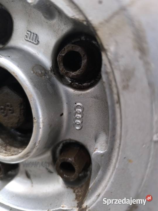 Alufelgi Audi 80 z oponami zimowymi 15 Samochodowe Kłodzko