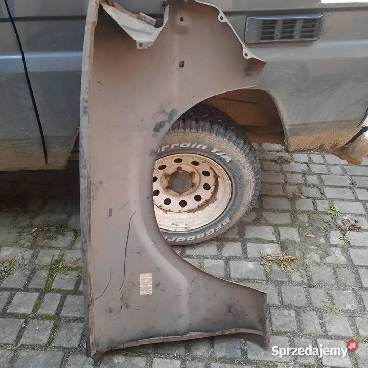 Błotniki Ford Taunus 7982 nowe kpl osobowe Błotniki Stalowa Wola sprzedam