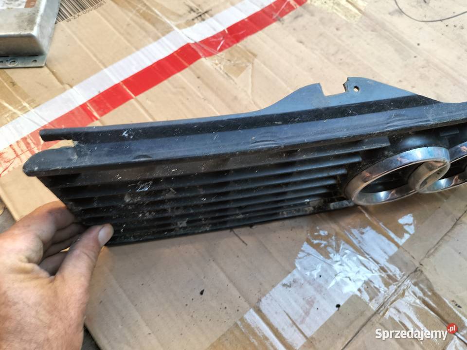 AUDI 80B3 80 B3 ATRAPA ATRAPKA ZDERZKA GRILL osobowe Kamień-Kolonia sprzedam