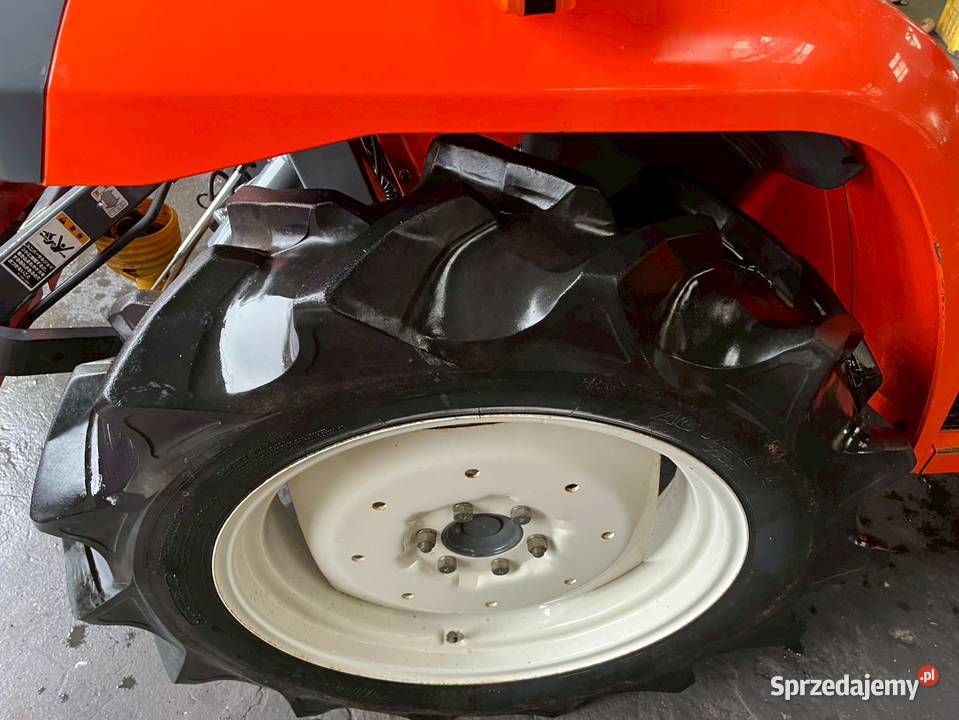 Traktor Kubota T240 Skała