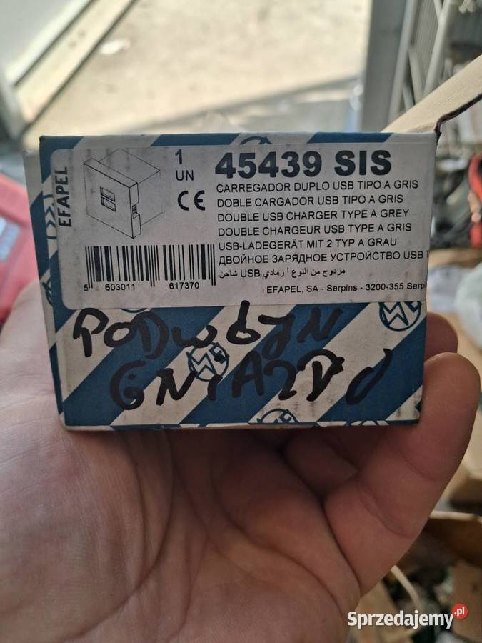 Gnizdko z podwójnym USB Wrocław