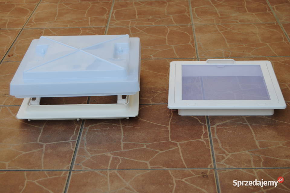 Kamper przyczepa okno dachowe 28 x 28