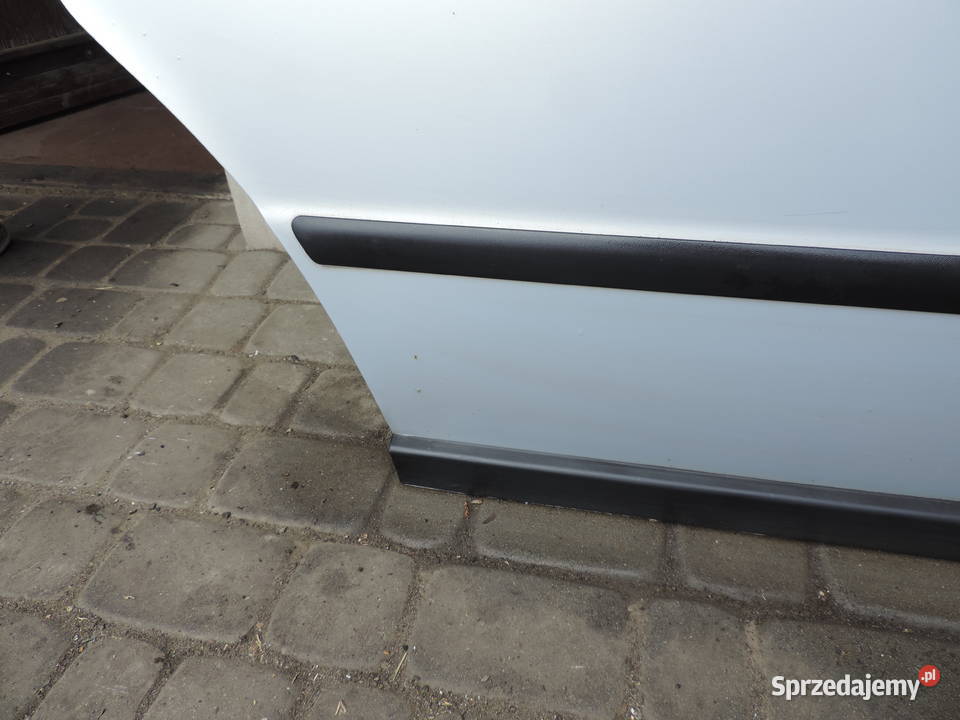 VW PASSAT B5 KOMBI DRZWI PRAWY TYŁ LB7Z Nowy Sącz