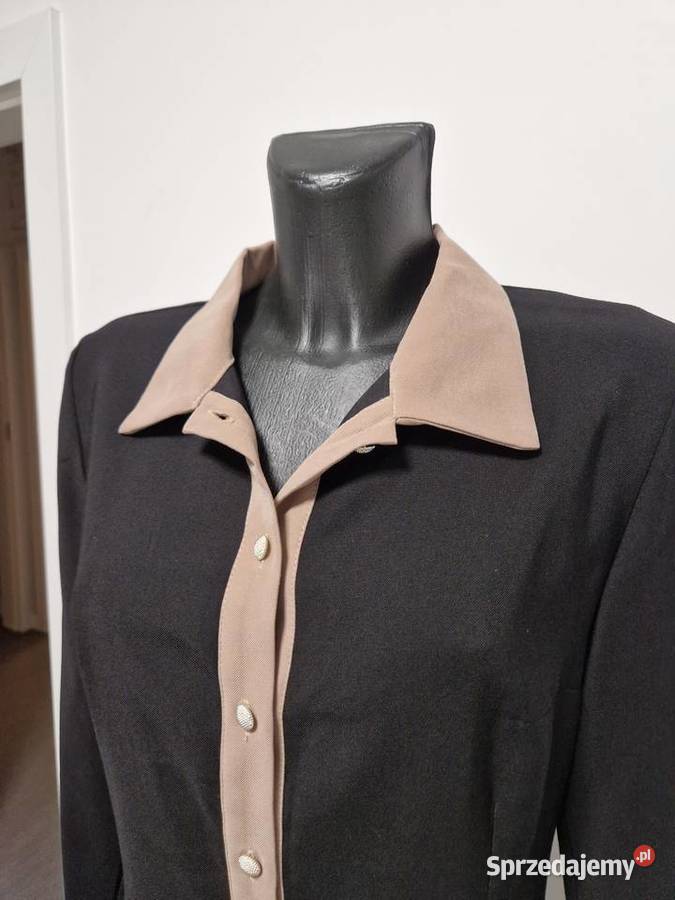 Elegancka klasyczna sukienka marki Perteve Nowogard