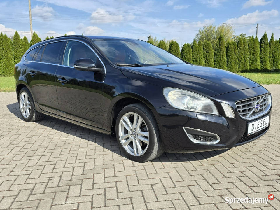 Volvo V60 20D5 SkóryKolorowa NaviNowy Zestaw