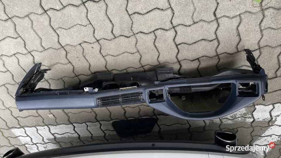 Deska rozdzielcza BMW e34 granatowa Rok produkcji 1988 mazowieckie