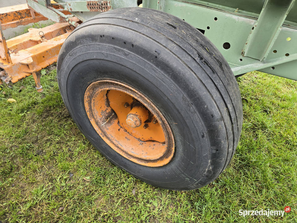 Rozsiewacz wapna nawozów AMAZONE ZG4000 4 tony 6 Baliki