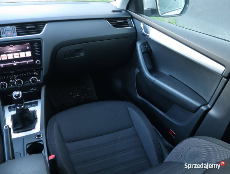 Skoda Octavia 15 TSI srebrny Łódź sprzedam