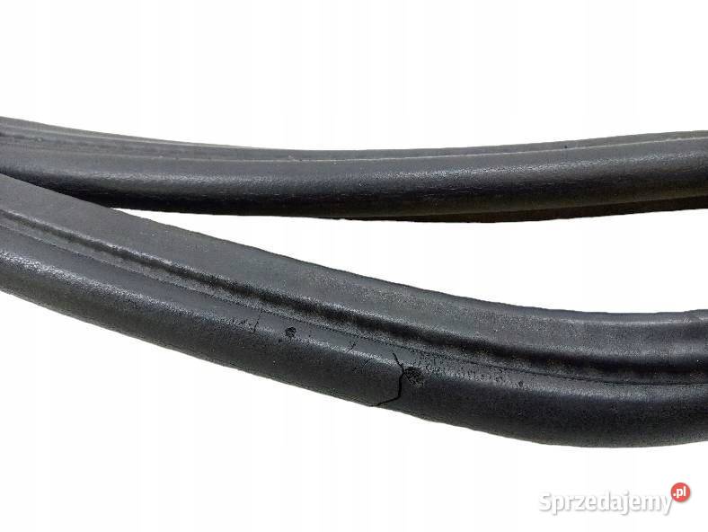 USZCZELKA KLAPY BAGAŻNIKA TYŁ SEDAN Mercedes Rok produkcji 1995 świętokrzyskie