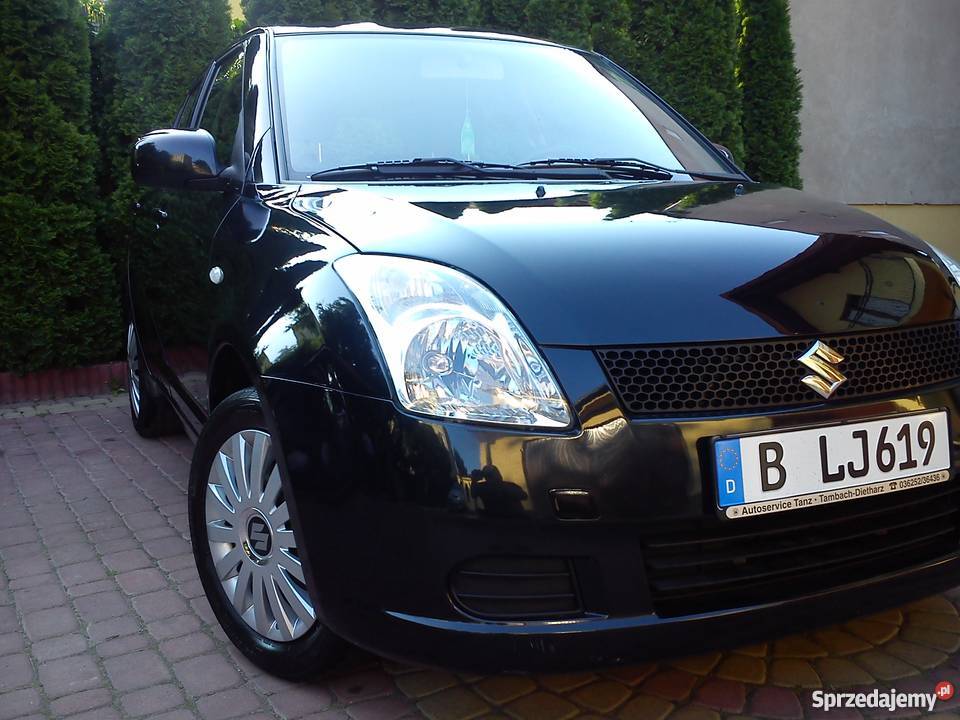 SUZUKI SWIFT 13i 90 4X4 CZARNY BŁADNY MAŁY Radom
