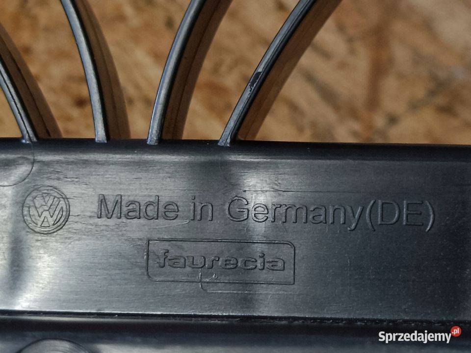 VW TIGUAN II ŚRODKOWY ŚLIZG ZDERZAK TYŁ Pleszew