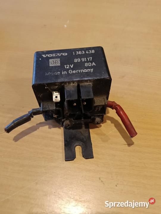 VOLVO PRZEKAZNIK SWIEC ZAROWYCH1363438