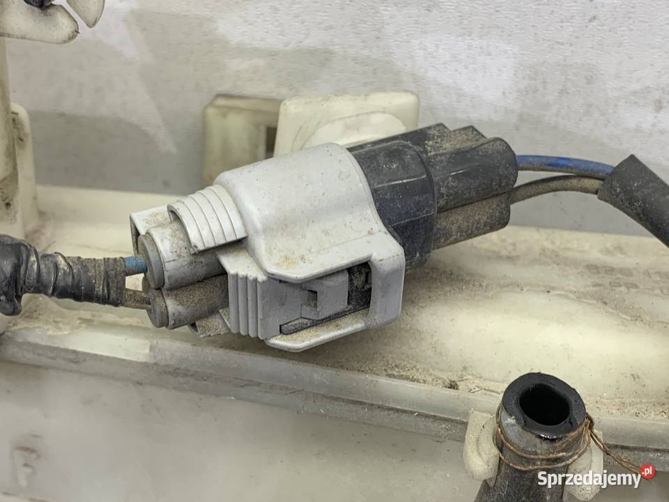 WENTYLATOR CHŁODNICY TOYOTA AYGO I 10 68 osobowe Części samochodowe