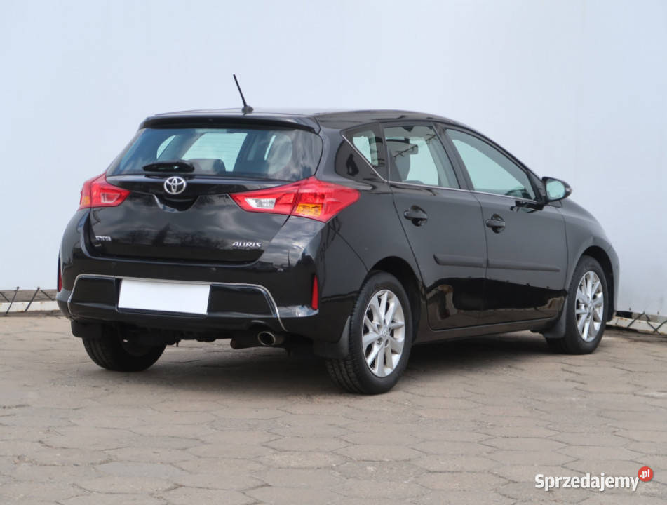 Toyota Auris 16 Valvematic wielofunkcyjna kierownica Łódź