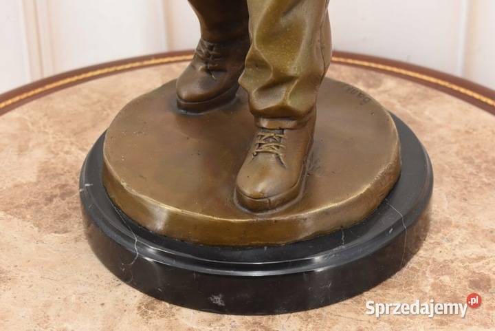 Banksy Style Chłopiec ze Złotym Balonem Figura sprzedam