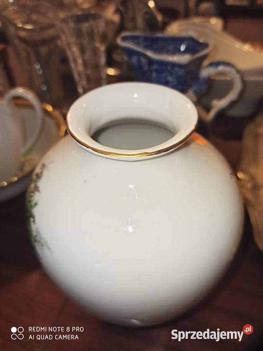 Wazon ze scenkami dworskimi w dwóch medalionach sprzedam