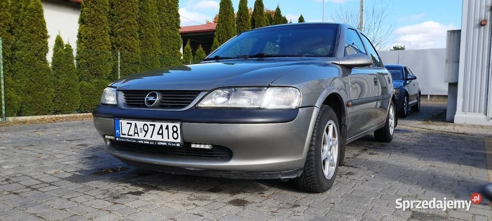 Vectra B 16 8v LPG poduszka powietrzna Vectra Stalowa Wola sprzedam