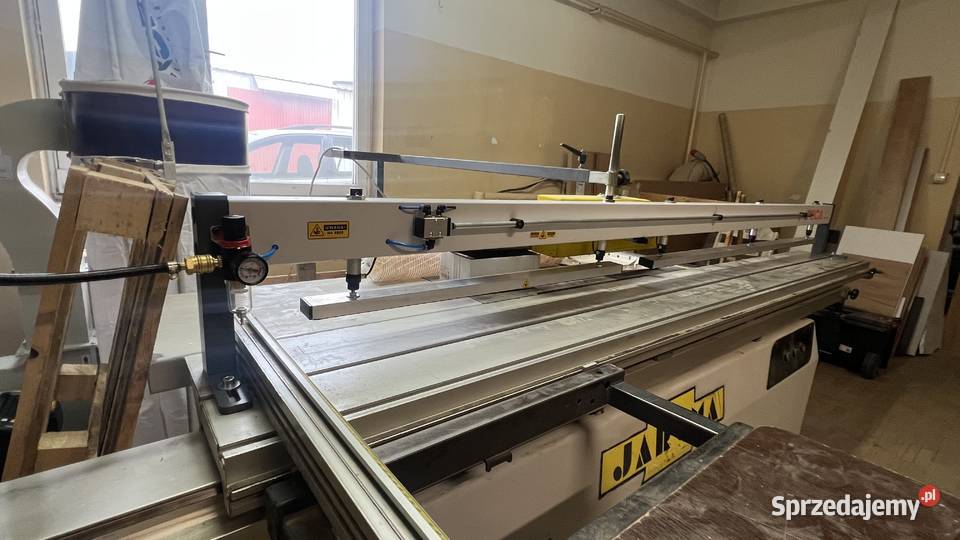 Belka dociskowa pneumatyczna do piły formatowej