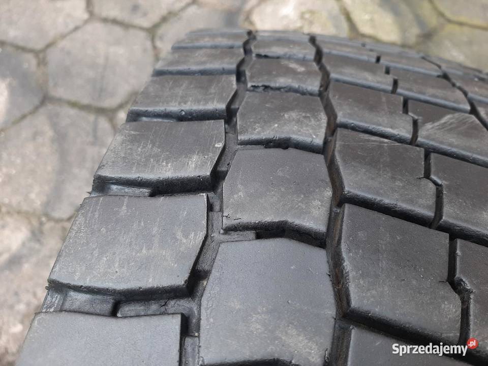 Opona używana ciężarowa 29560R225 DOUBLE STAR 22.5cale Zaścianki