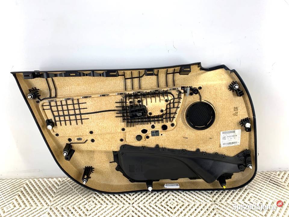 BOCZEK DRZWI PRAWY PRZÓD BMW F30 Hatchback 1118